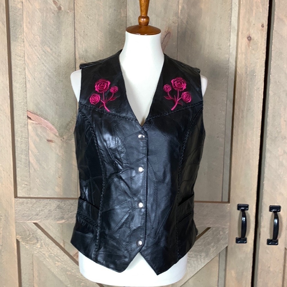 Diamond Plate buffalo leather vest with embroidered flowers Size Medium - Picture 13 of 13